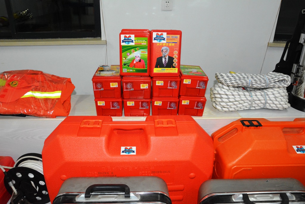 過濾式自救空氣呼吸器.JPG 過濾式自救空氣呼吸器.JPG